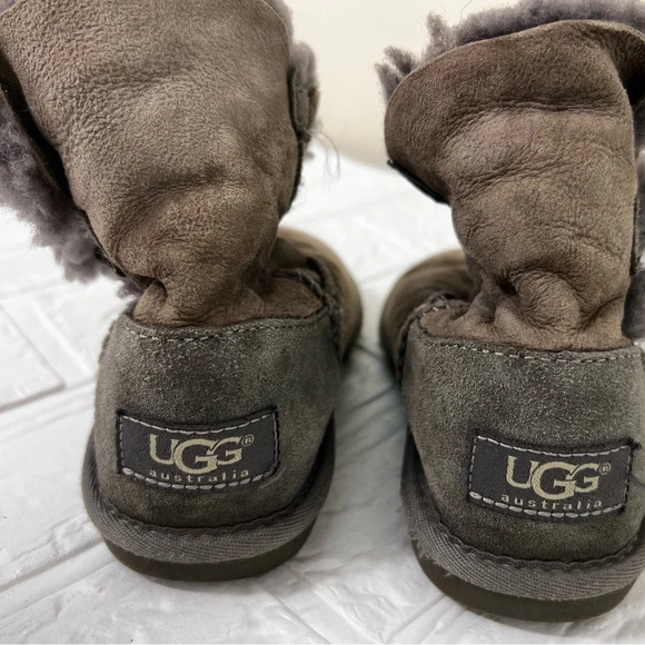 UGG Bailey Button II Boot SIZE 11T - Picture 4 of 9
